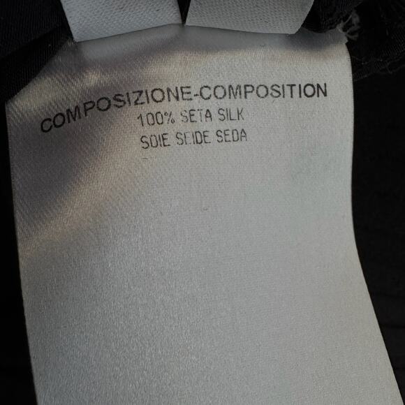 BALENCIAGA Fitted 100% Silk Blouse with Pleats and Button Details - Picture 10 of 11